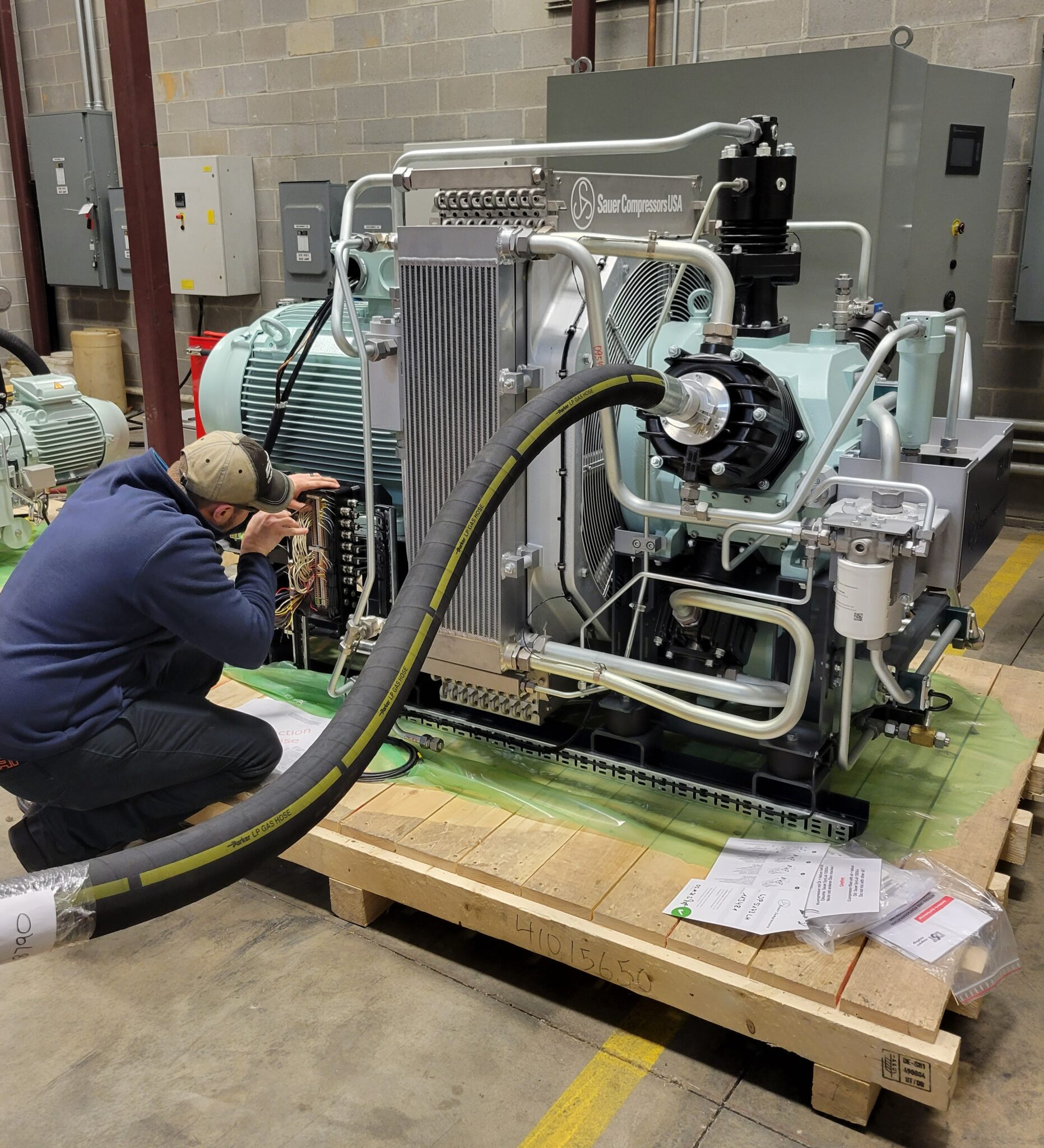 Service and Maintenance Support - Sauer Compressors USA